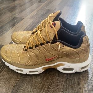 Nike Air Max Plus Metallic Gold